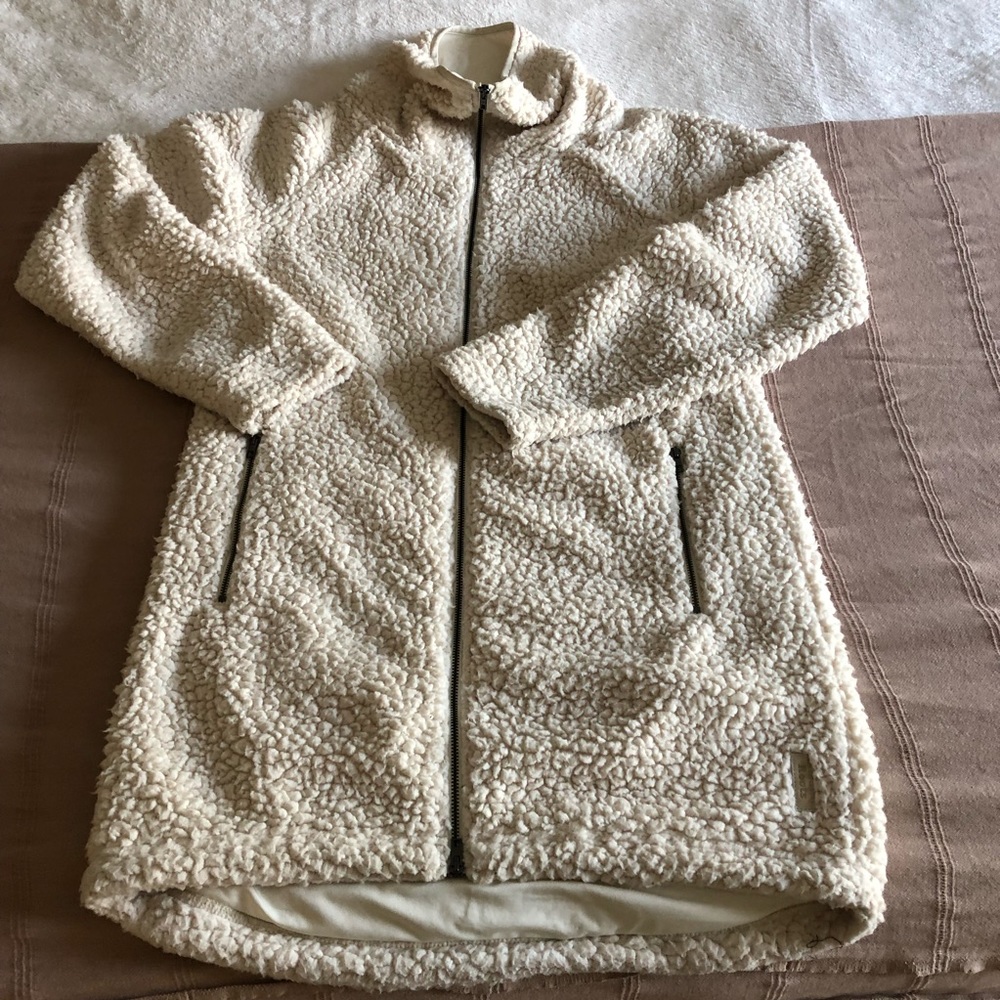 Roots Jacket - Picture 2 of 6